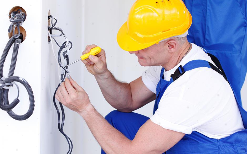 cherche électricien pas cher Paris 12
